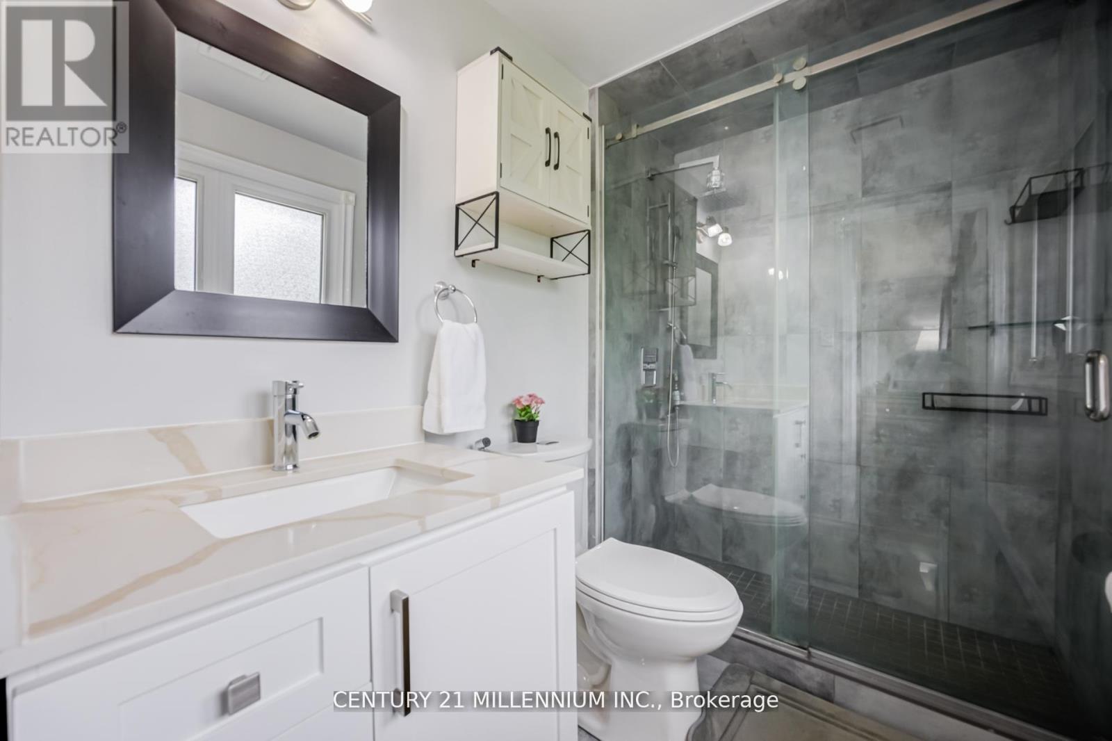 18 RIDGEHILL DRIVE - 21