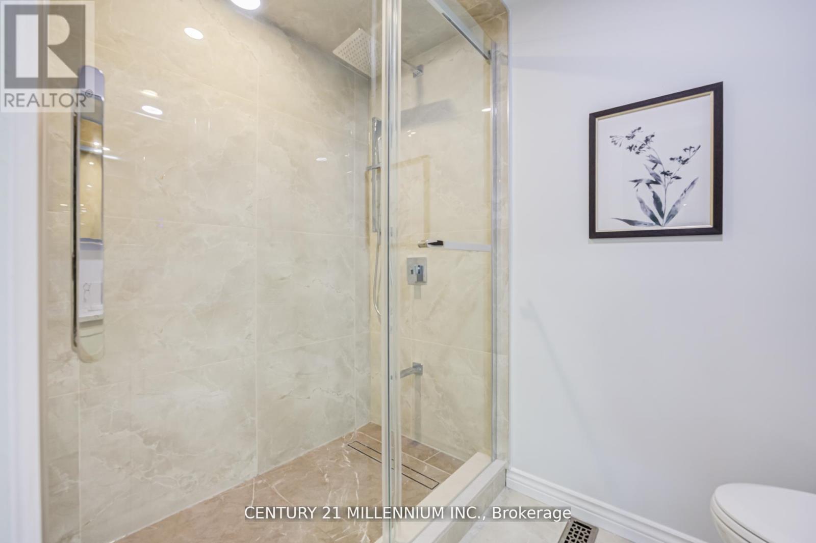 18 RIDGEHILL DRIVE - 25