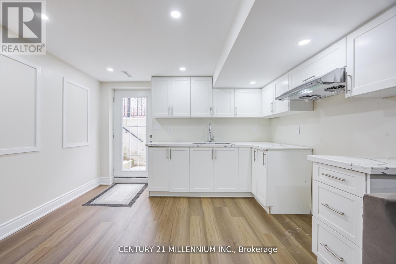 18 RIDGEHILL DRIVE - 27