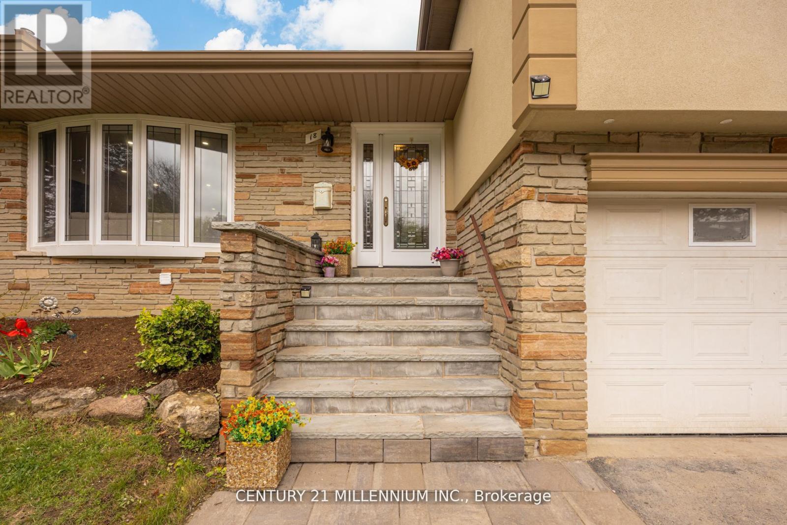18 RIDGEHILL DRIVE - 3