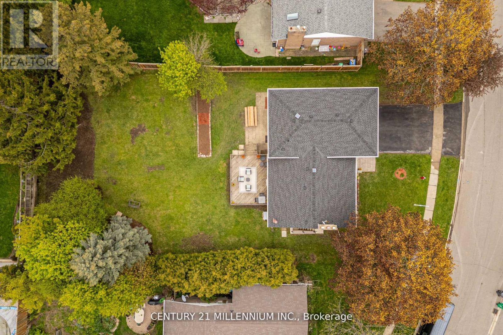 18 RIDGEHILL DRIVE - 36