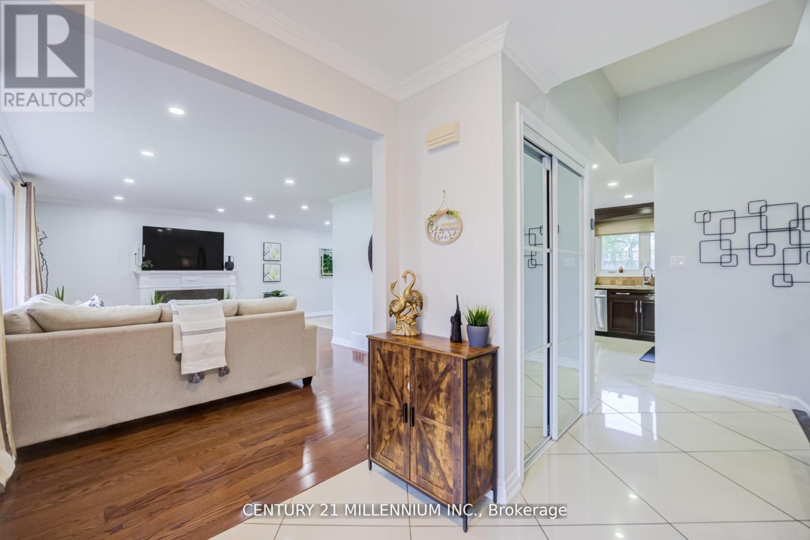 18 RIDGEHILL DRIVE - 5