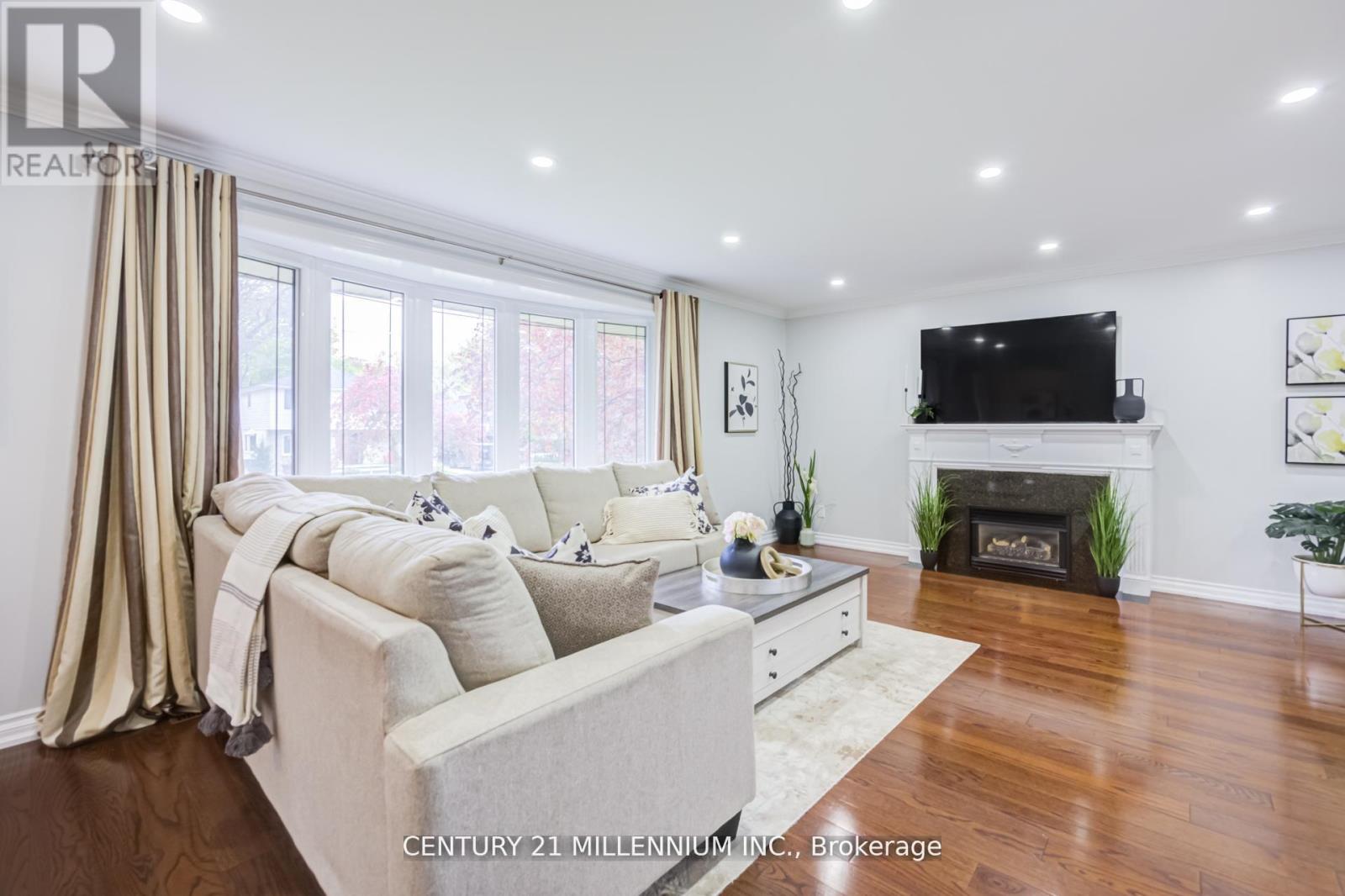 18 RIDGEHILL DRIVE - 6