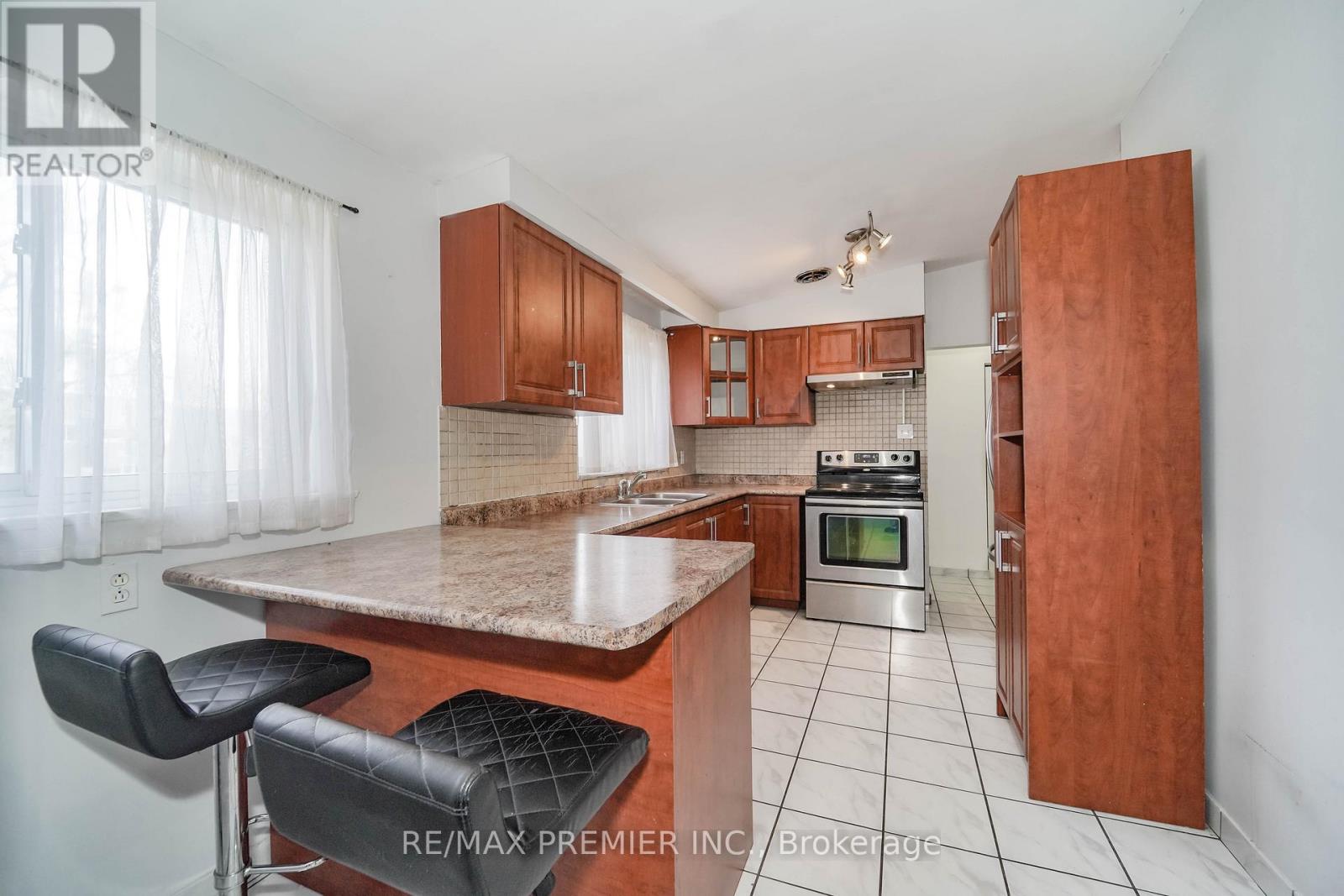 14 YATESCASTLE DRIVE - 16