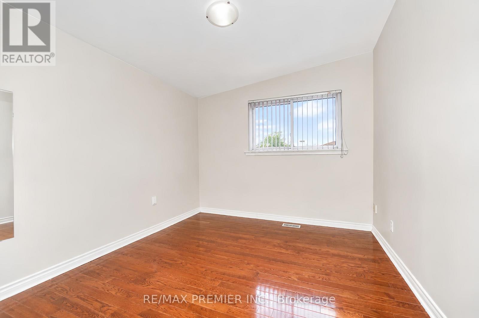 14 YATESCASTLE DRIVE - 24