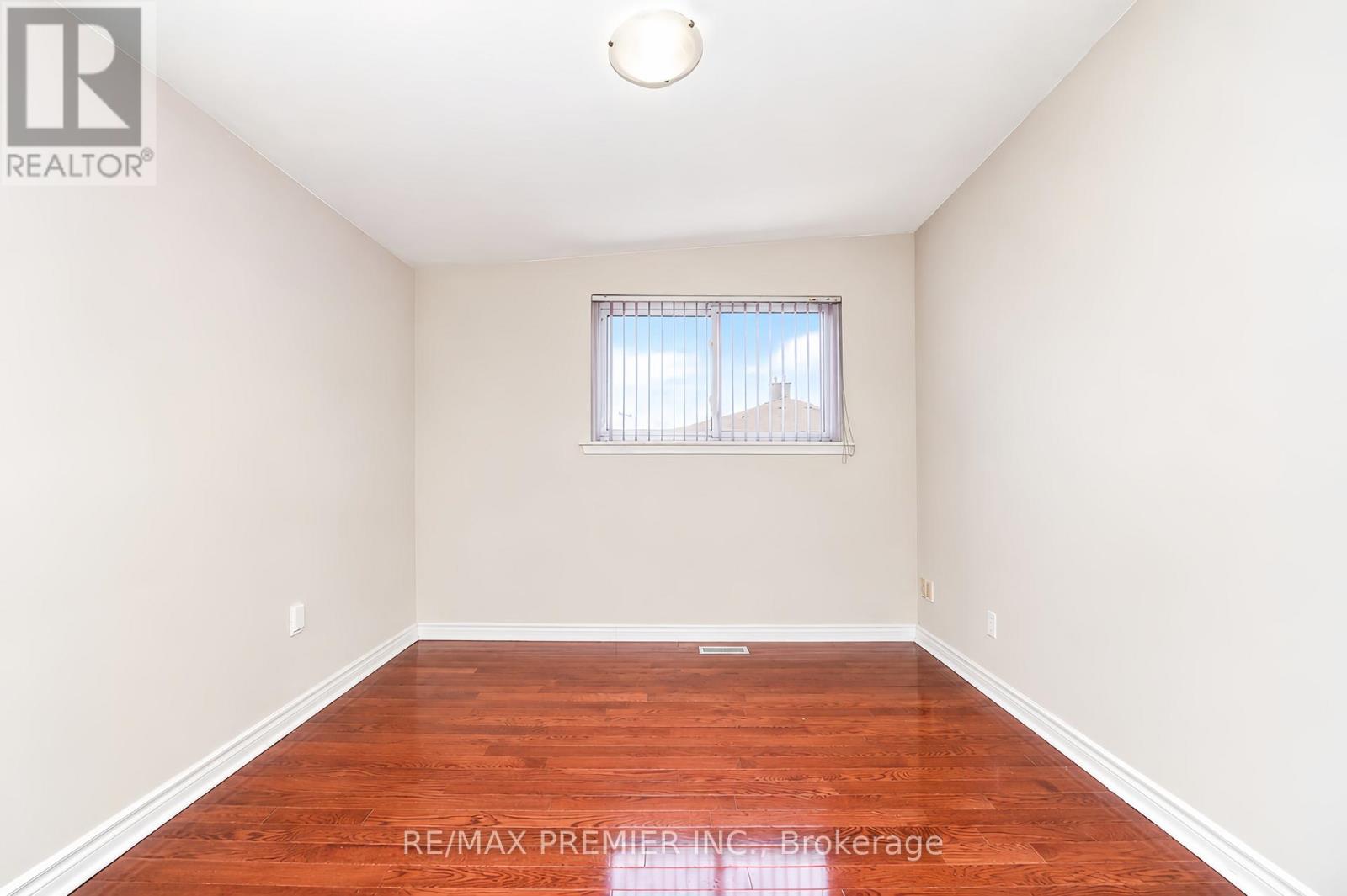 14 YATESCASTLE DRIVE - 25