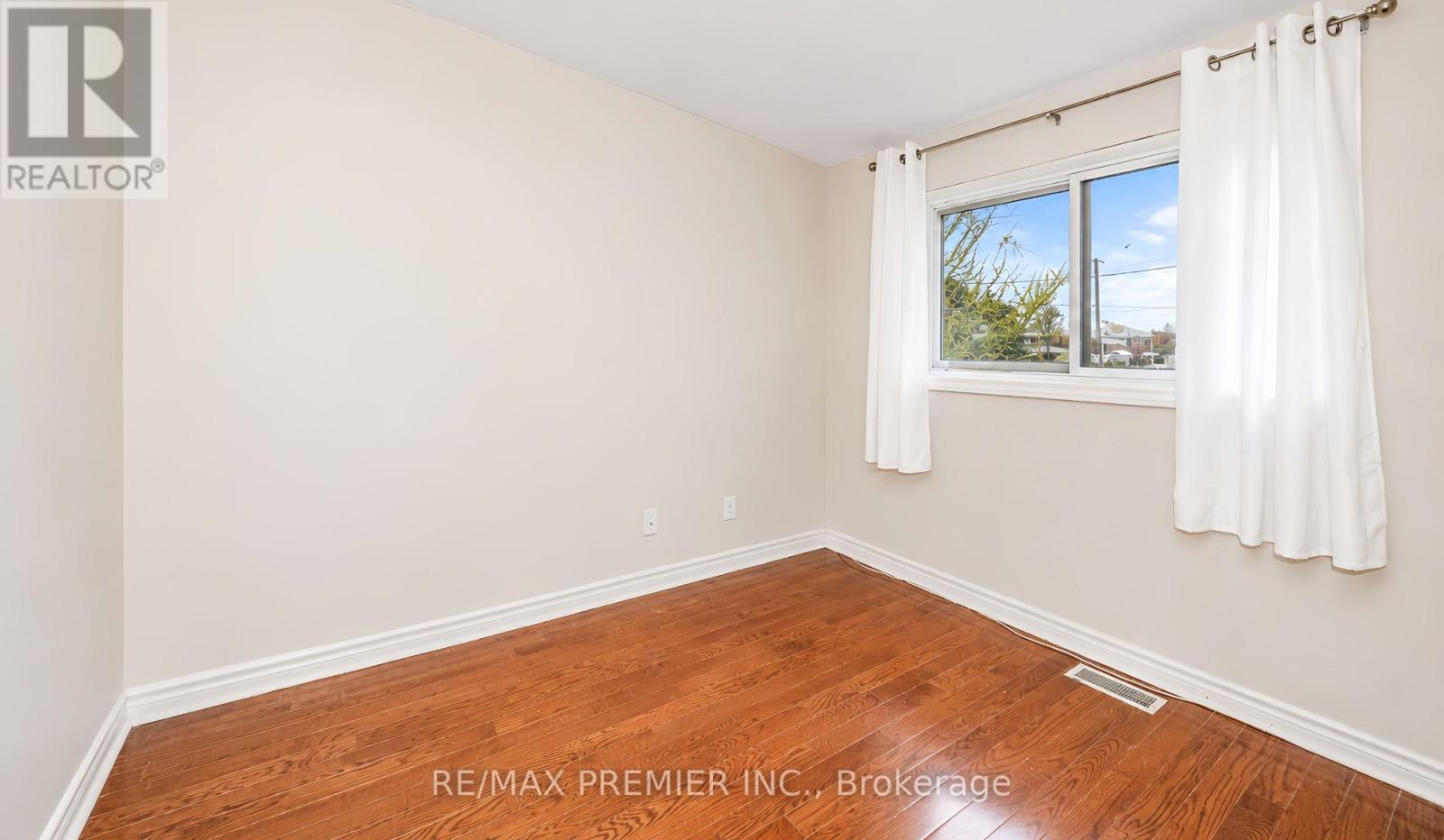 14 YATESCASTLE DRIVE - 26