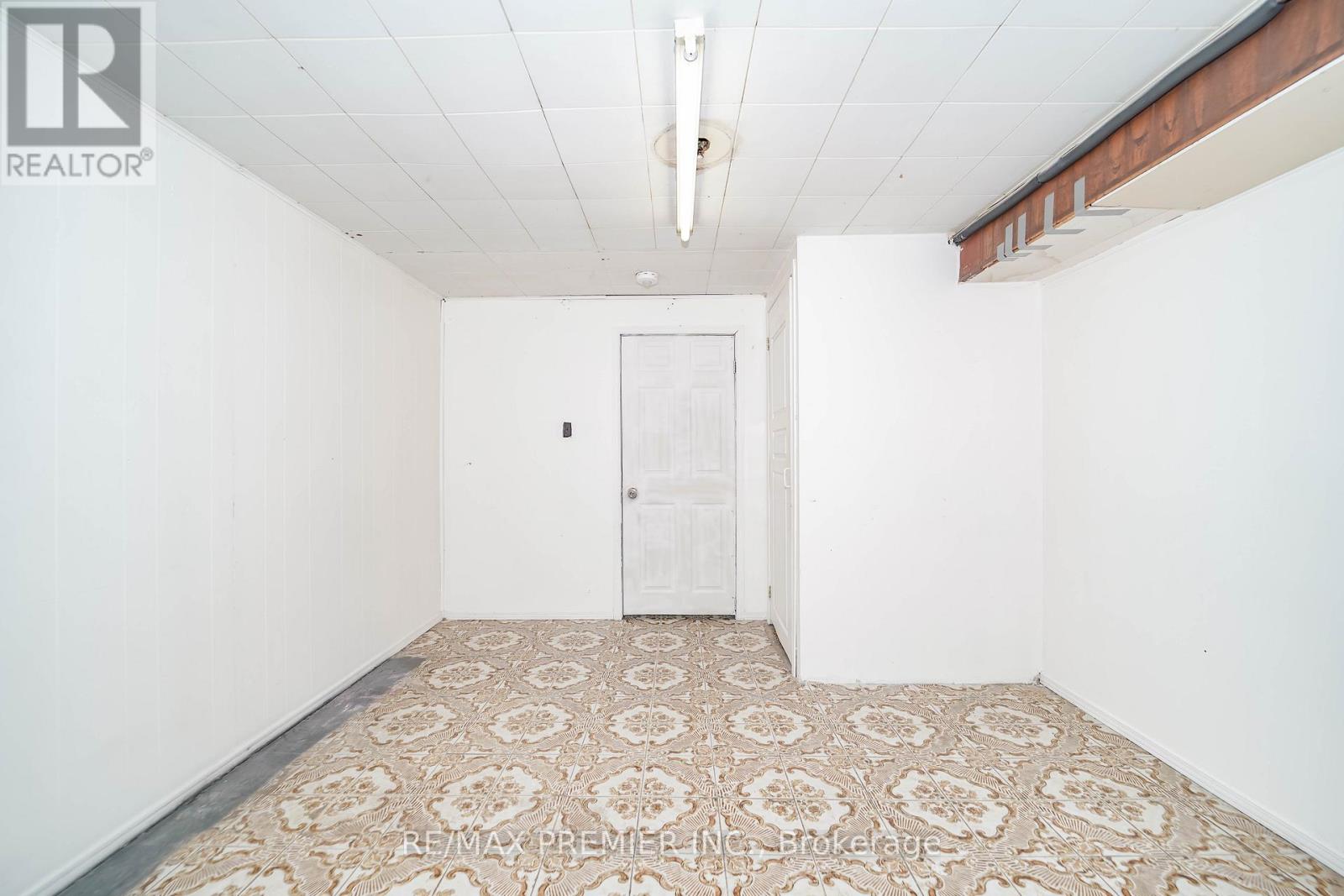 14 YATESCASTLE DRIVE - 29