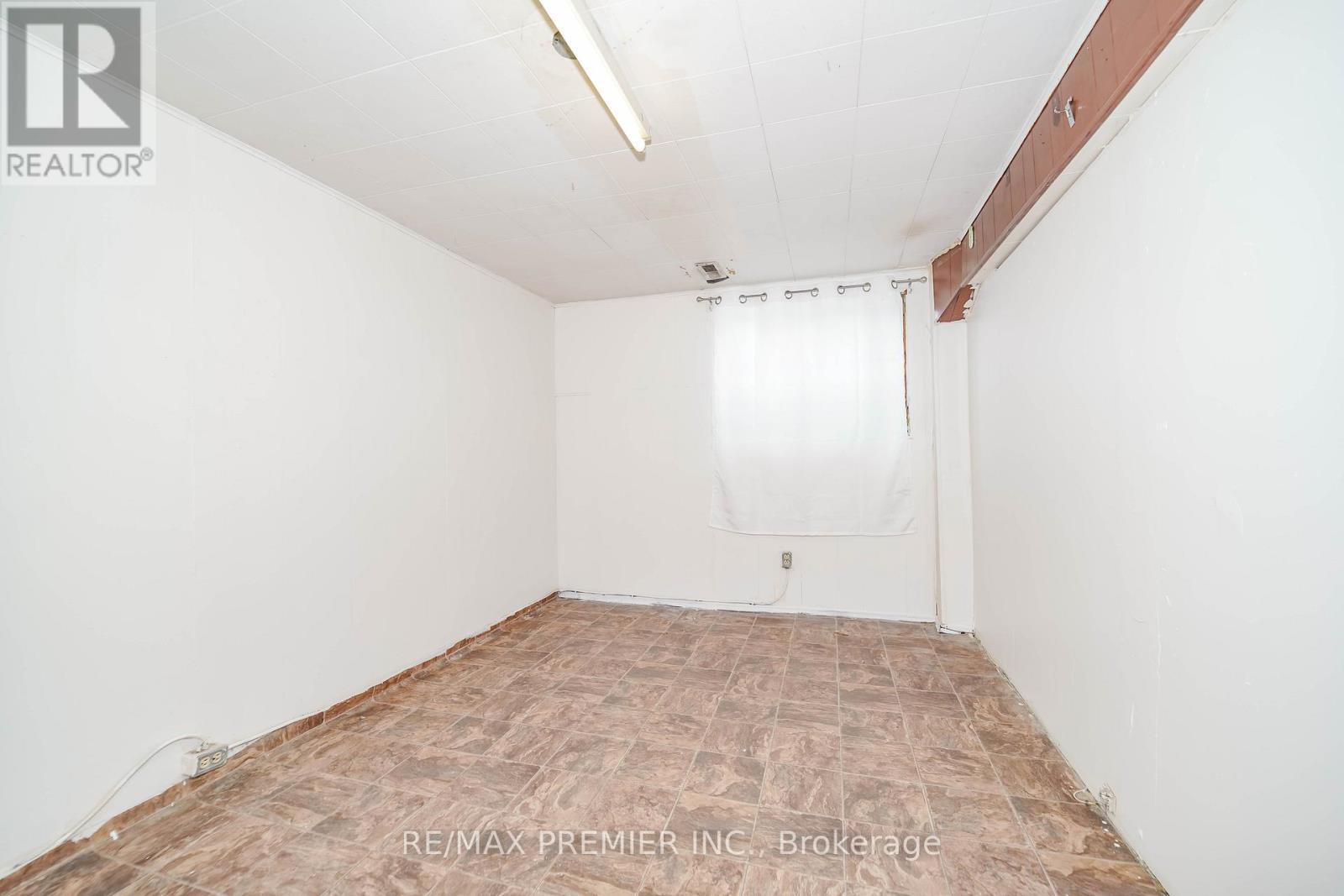 14 YATESCASTLE DRIVE - 30