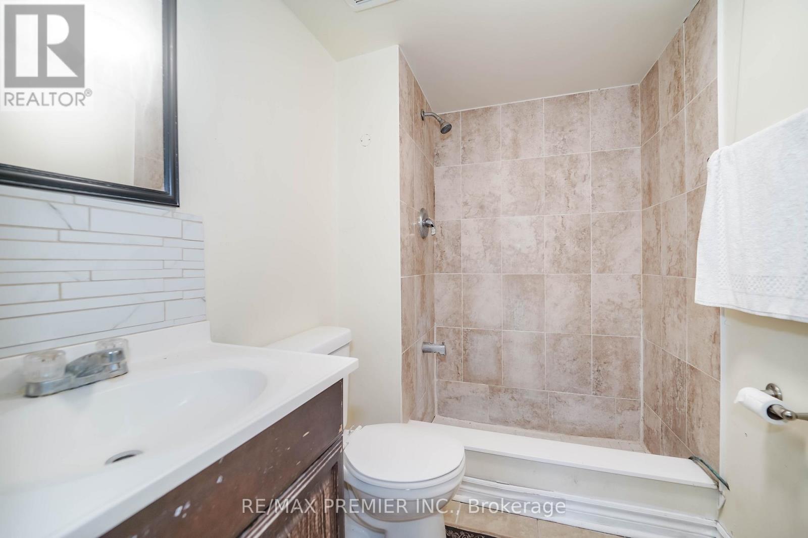 14 YATESCASTLE DRIVE - 34