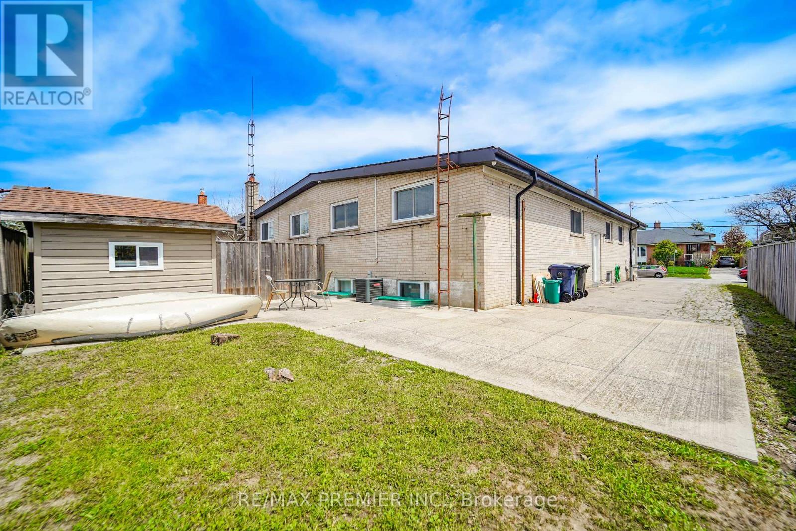 14 YATESCASTLE DRIVE - 40
