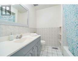 14 Yatescastle Drive, Toronto, ON M3L2B8 Photo 20