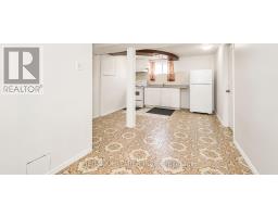 14 Yatescastle Drive, Toronto, ON M3L2B8 Photo 32