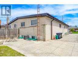 14 Yatescastle Drive, Toronto, ON M3L2B8 Photo 39