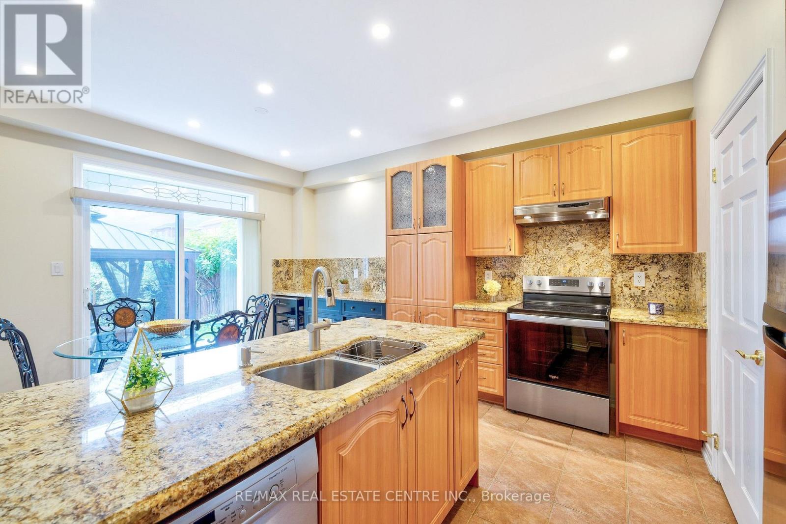241 DUFF CRESCENT - Image 9