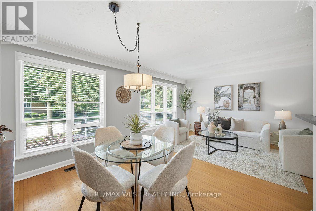 19 DECARIE CIRCLE - 14