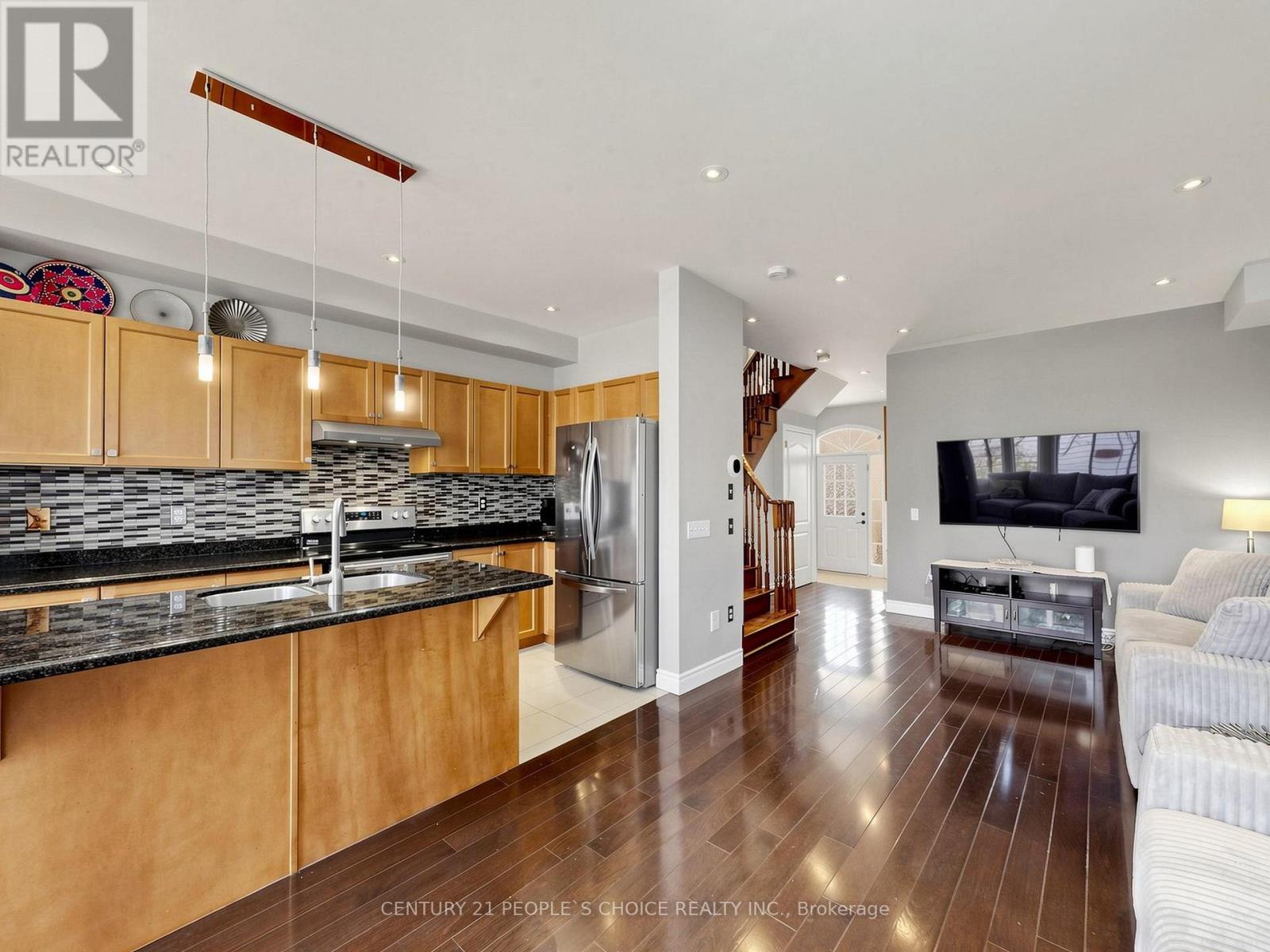 828 KHAN CRESCENT - Image 12