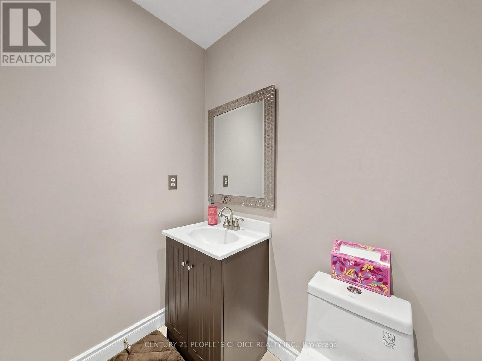 828 KHAN CRESCENT - Image 22