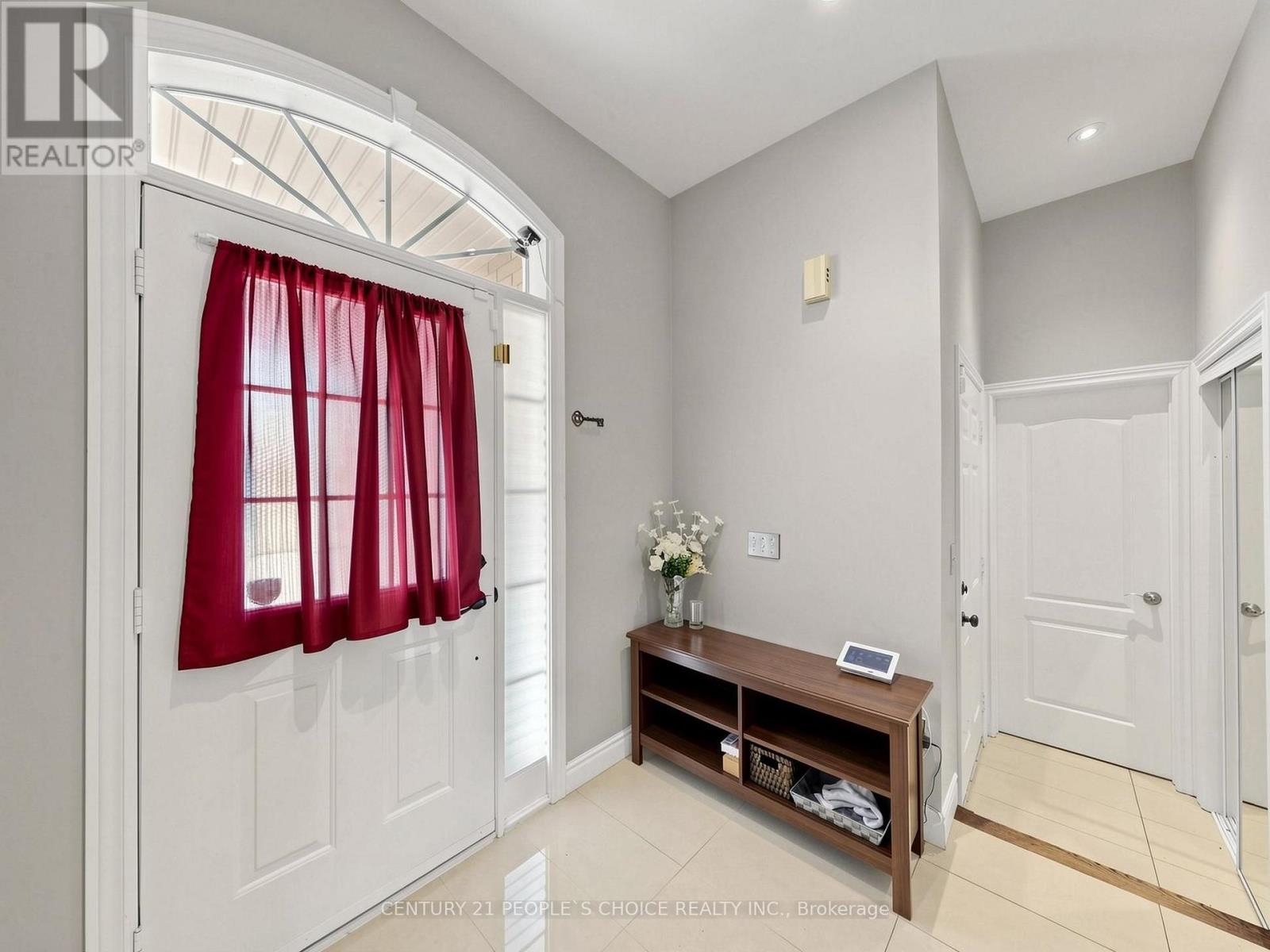 828 KHAN CRESCENT - Image 23