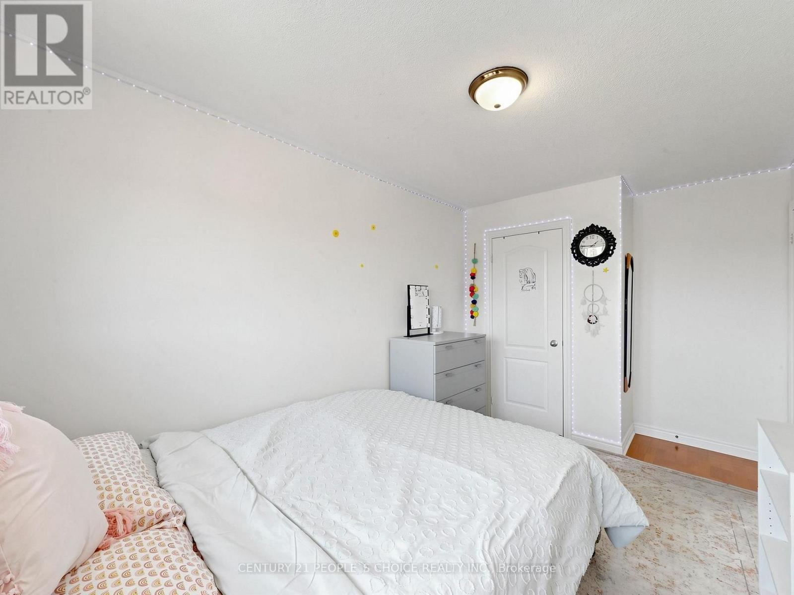 828 KHAN CRESCENT - Image 39