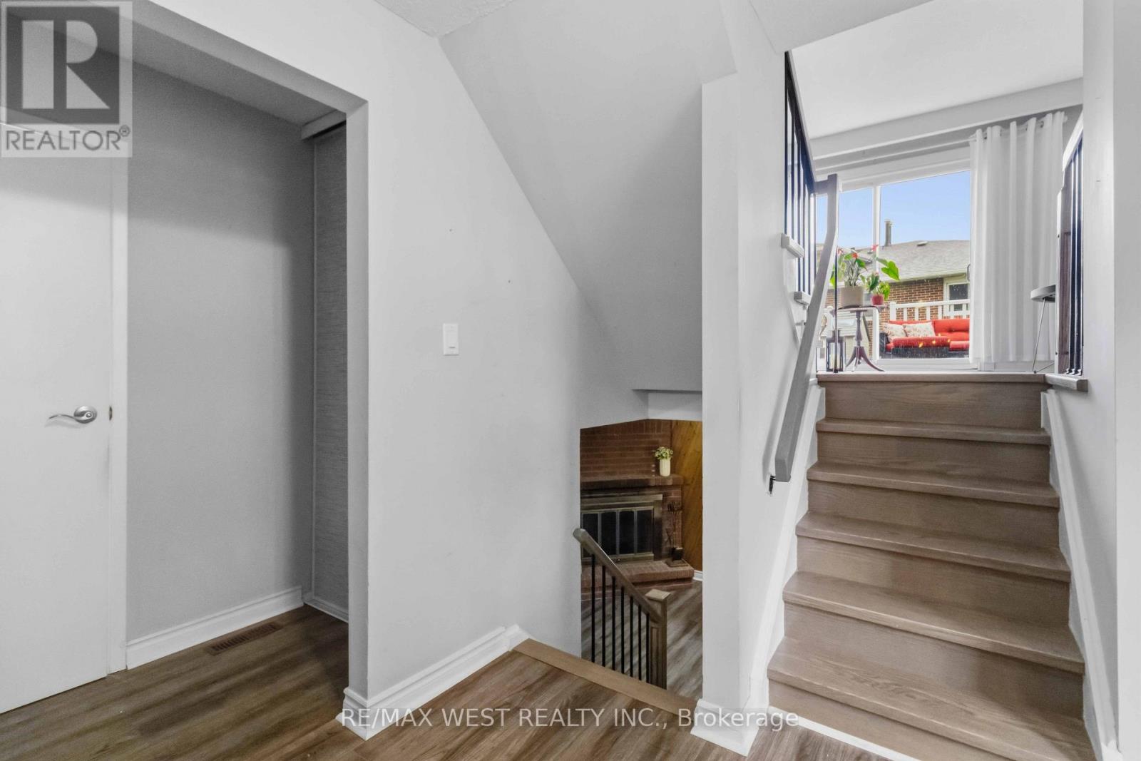 41 WINTERFOLD DR DRIVE - 11