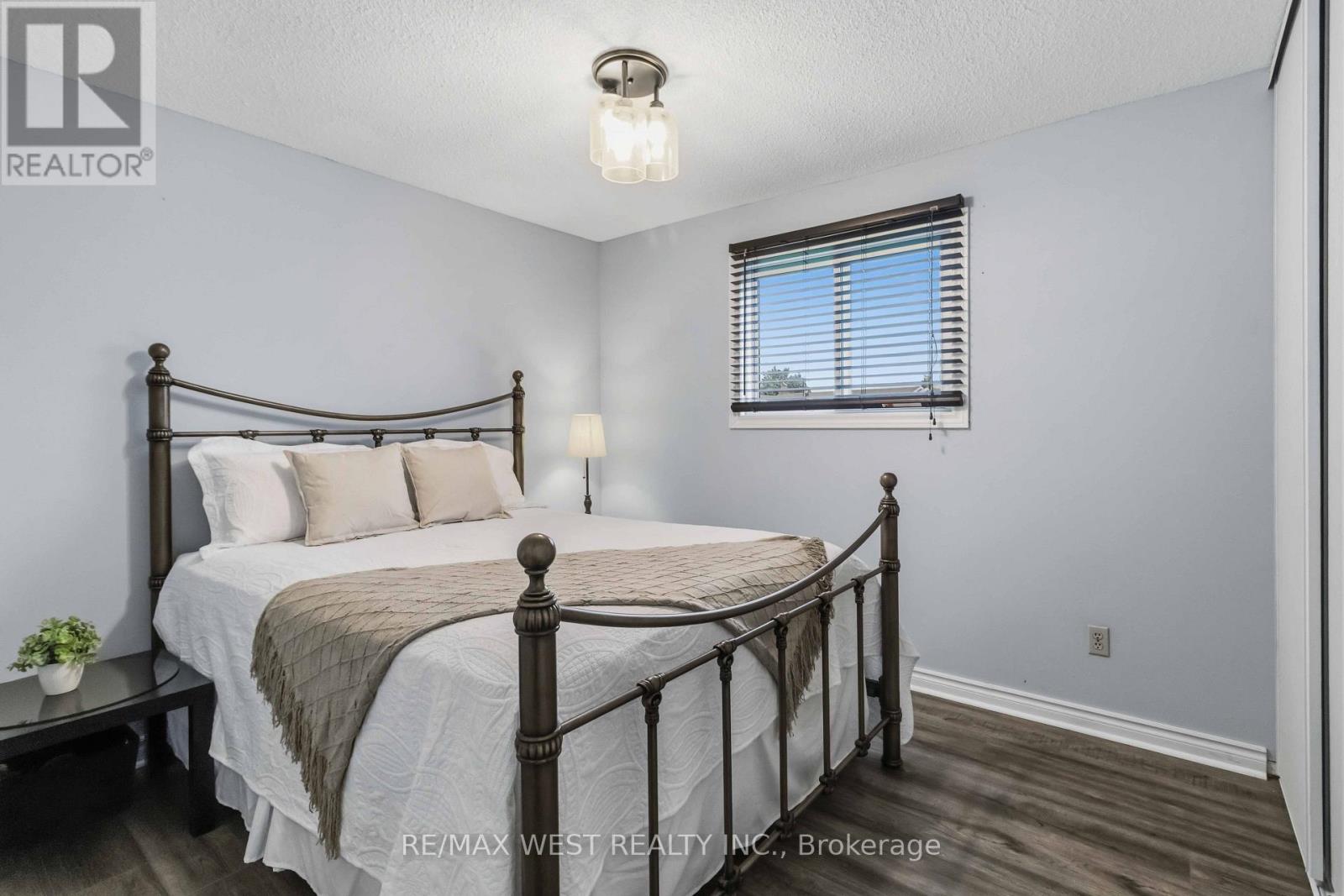 41 WINTERFOLD DR DRIVE - 15