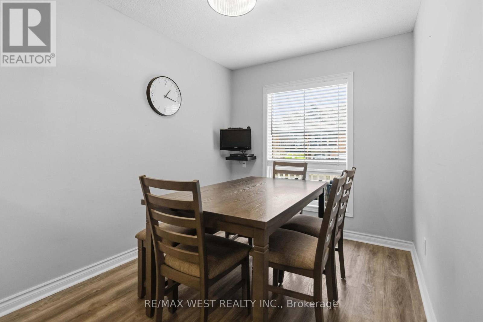 41 WINTERFOLD DR DRIVE - 4