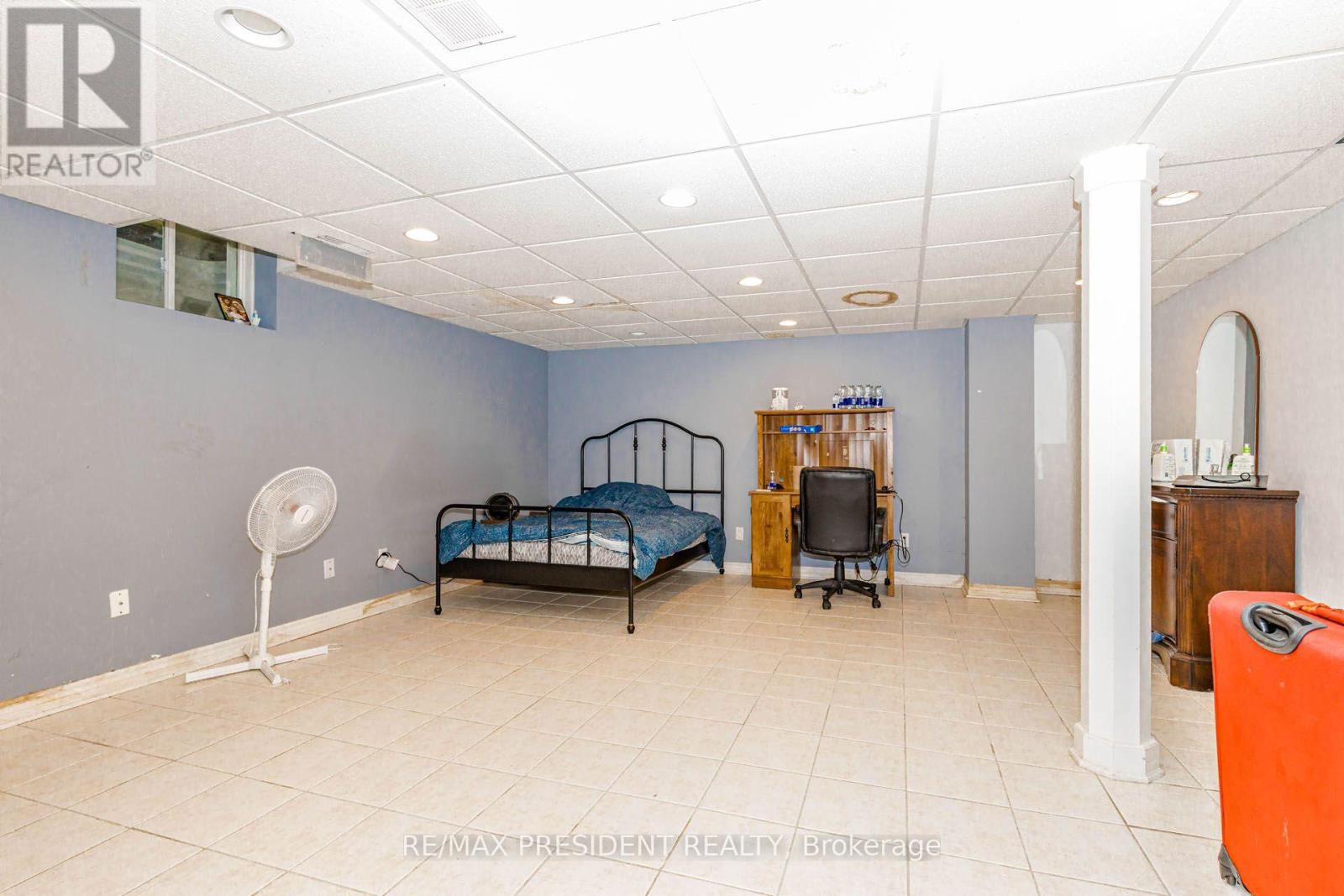 12775 HERITAGE ROAD - 33