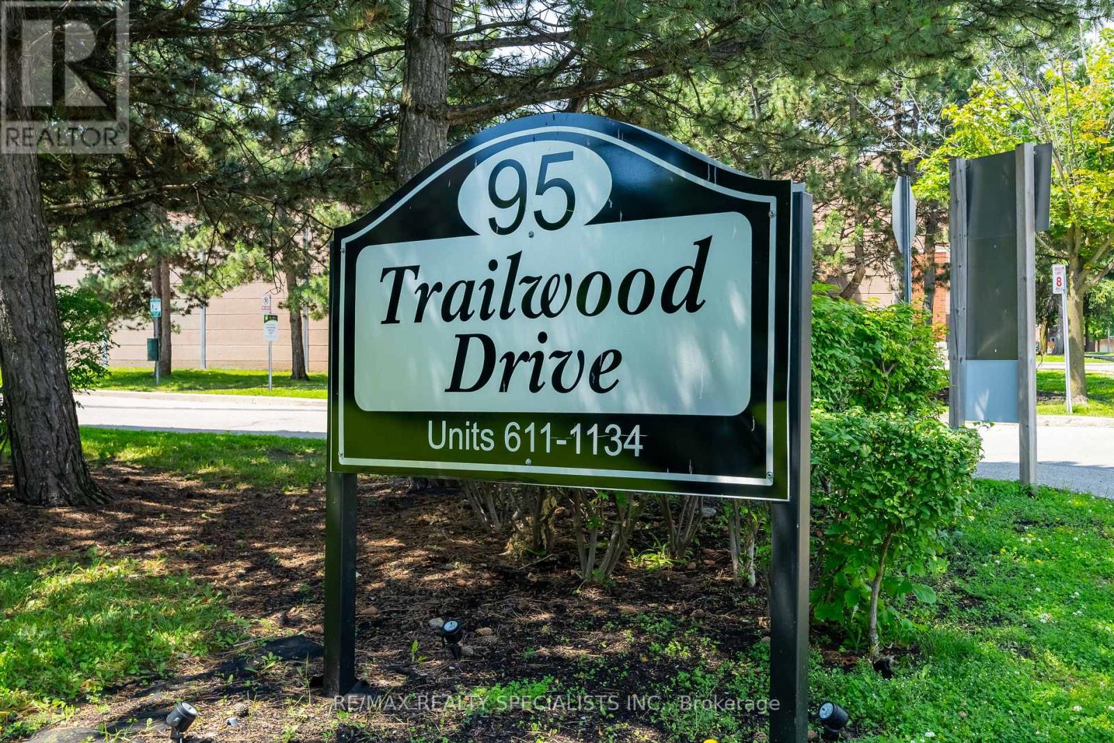 #612 95 TRAILWOOD DRIVE - 2