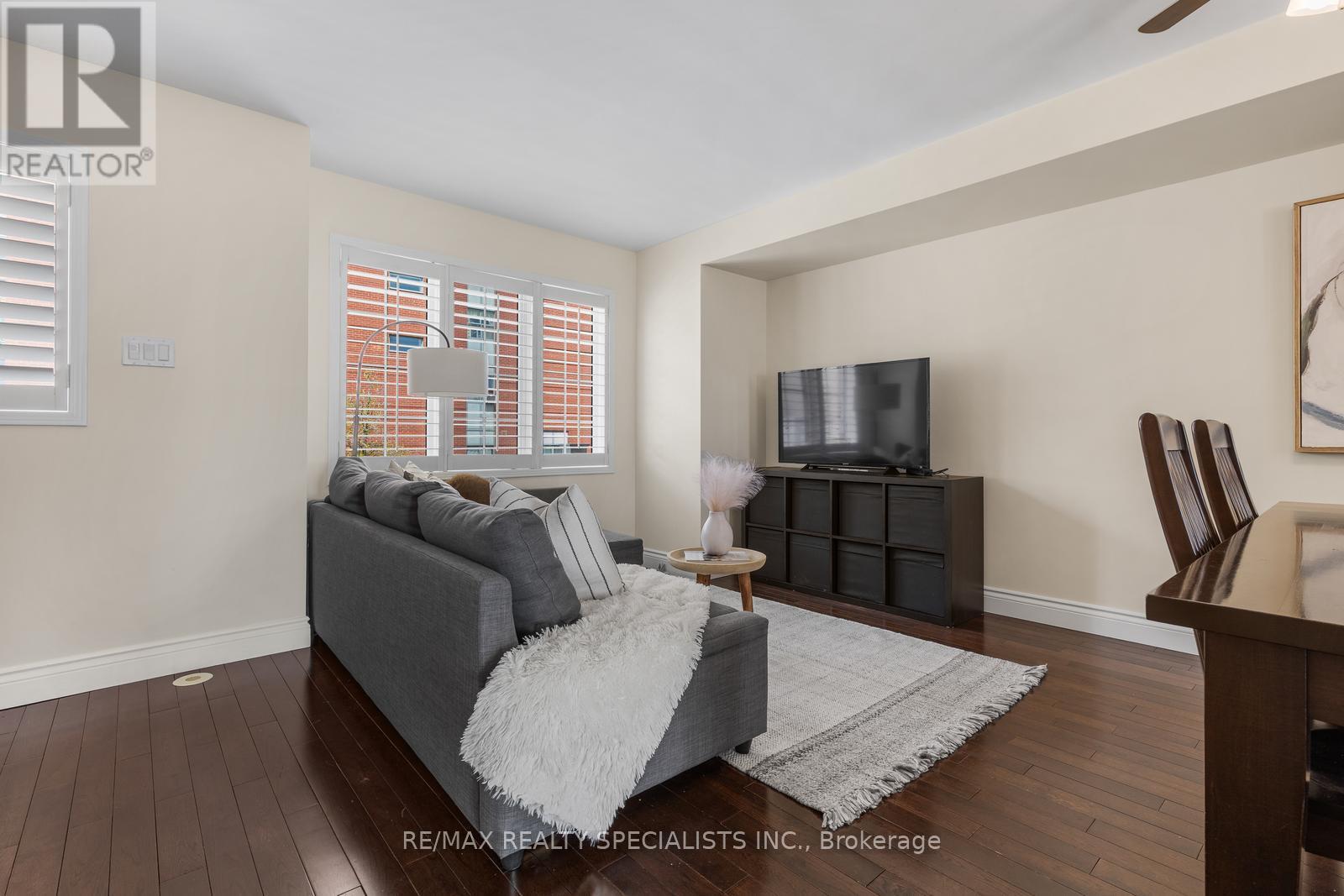 #8 201 TENTH STREET - 10