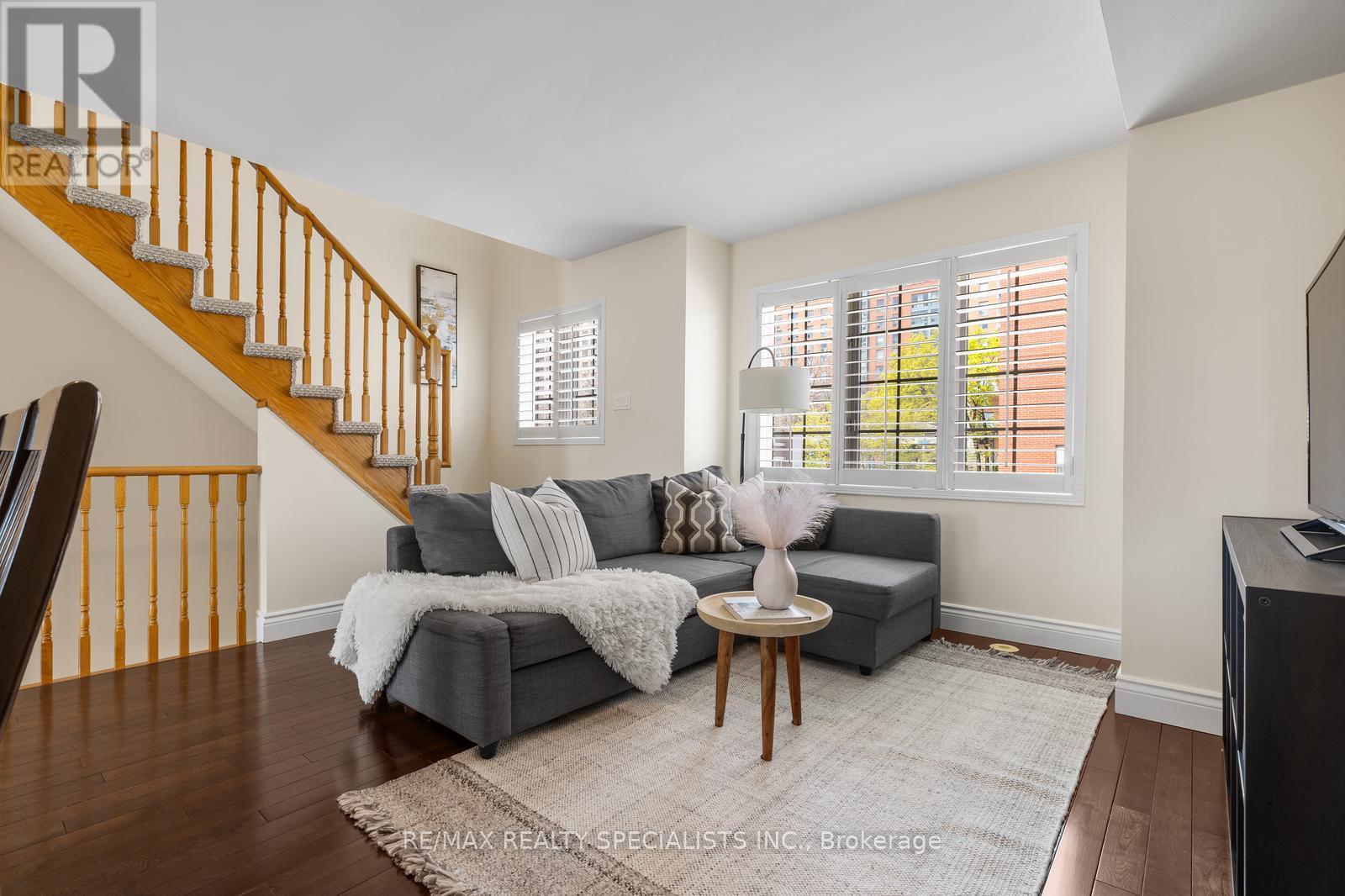 #8 201 TENTH STREET - 12