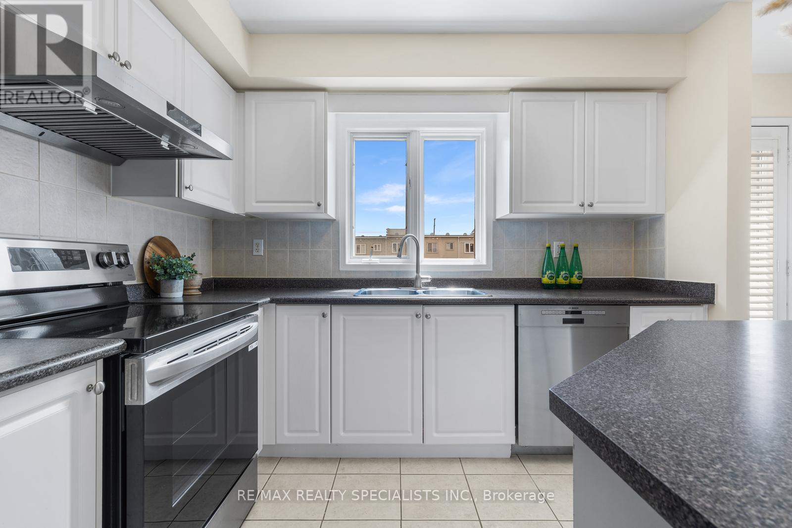 #8 201 TENTH STREET - 6
