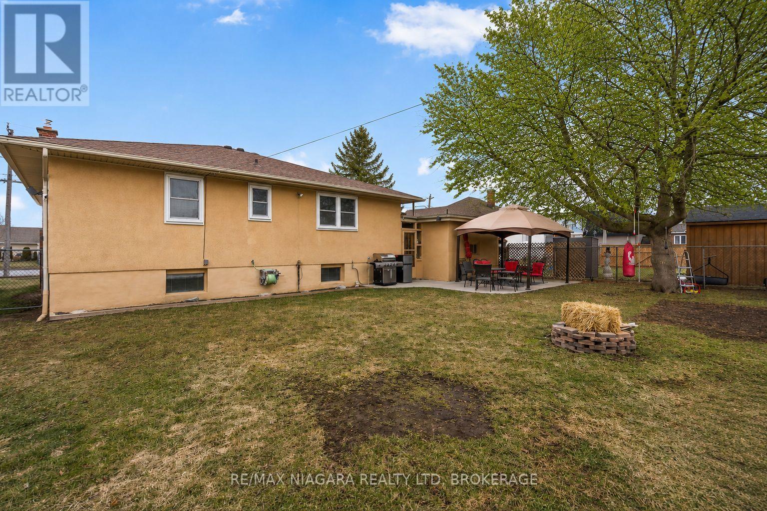506 MAIN STREET W - 23