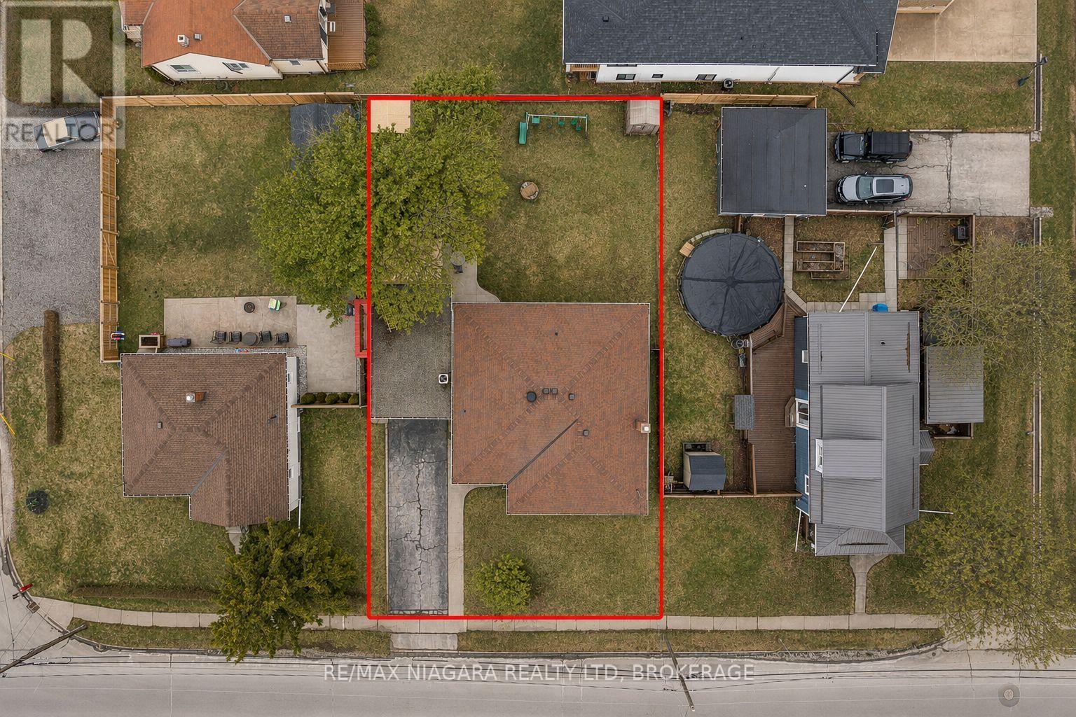 506 MAIN STREET W - 24
