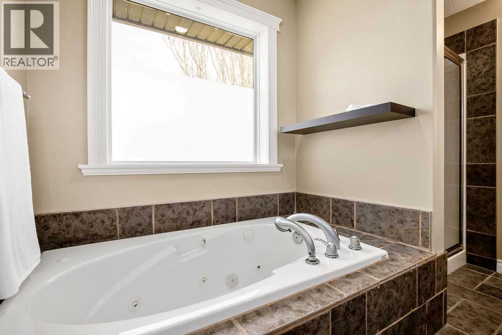 105 Lang Place - 28