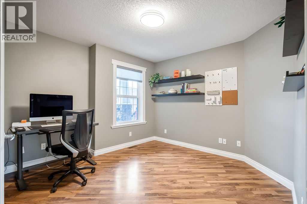 105 Lang Place - 19