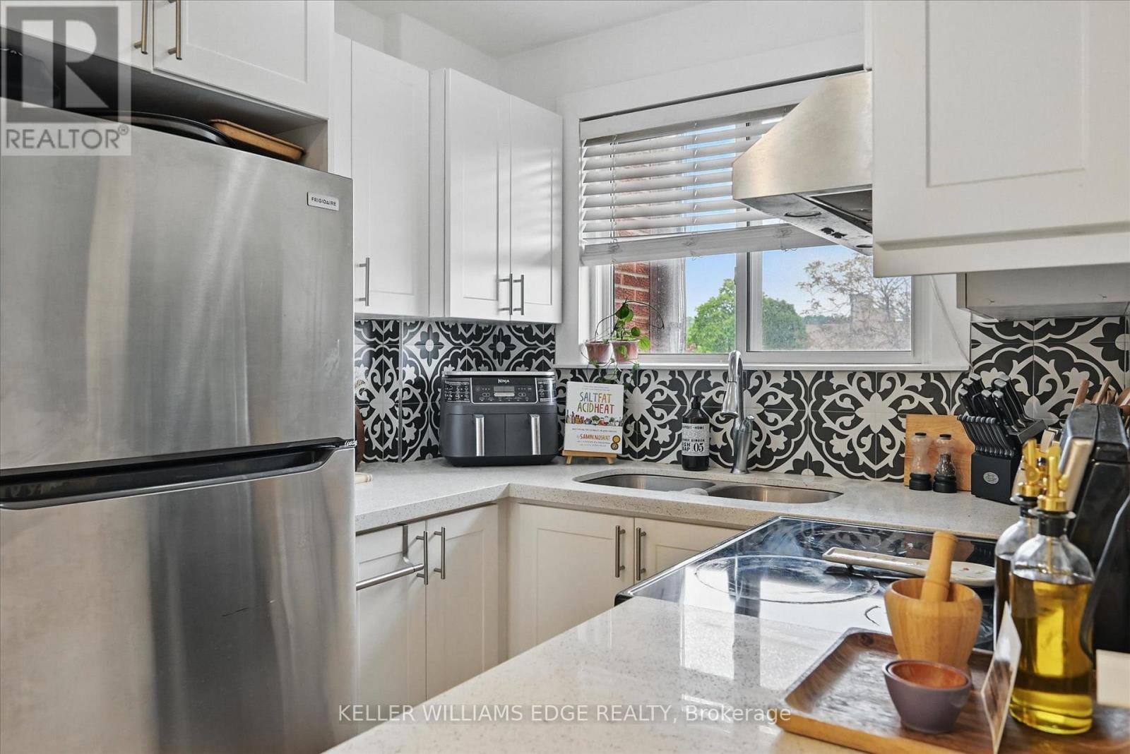#43 2373 KING STREET E - 10