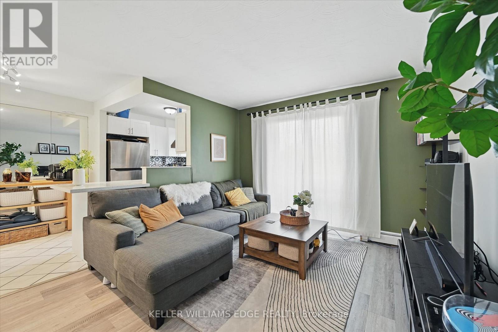 #43 2373 KING STREET E - 20