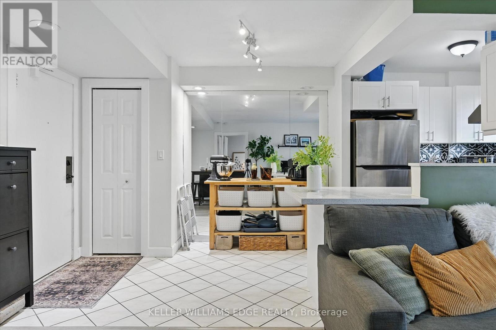 #43 2373 KING STREET E - 6