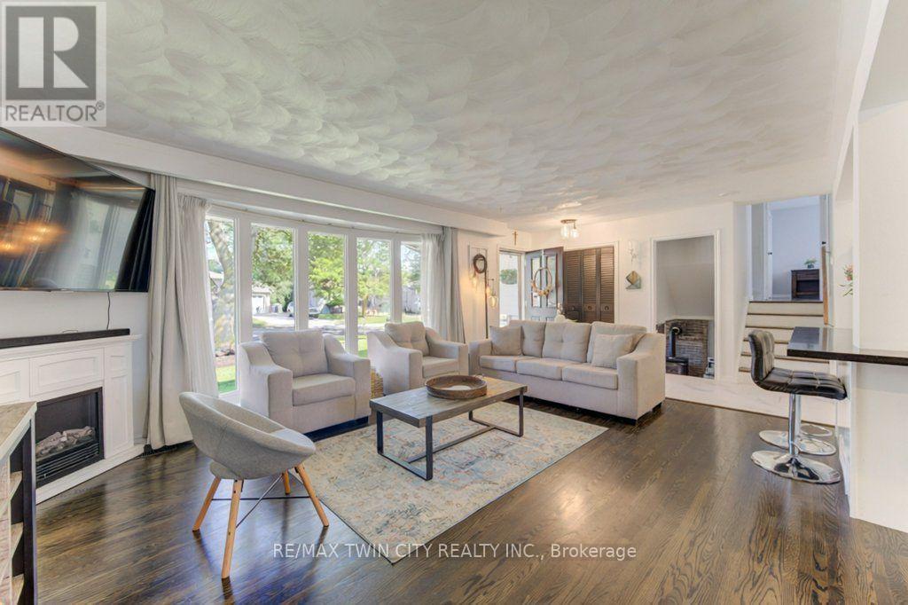 61 WINDSOR STREET - 10