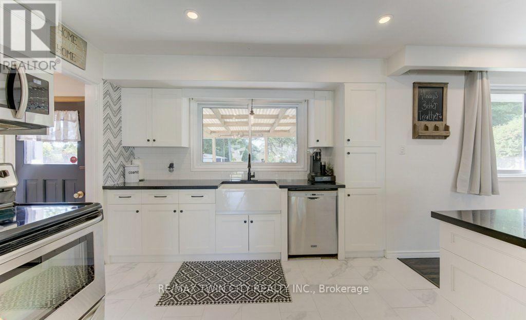 61 WINDSOR STREET - 12