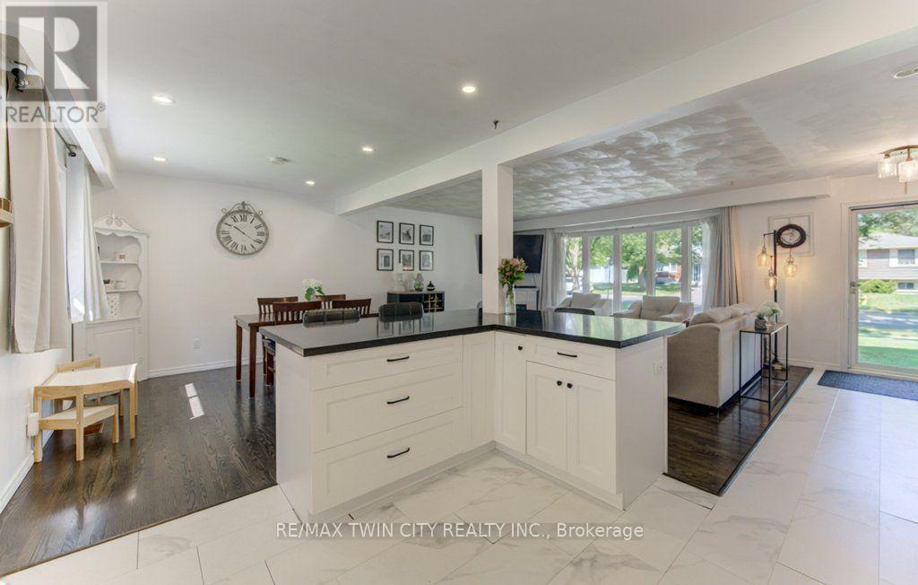61 WINDSOR STREET - 15