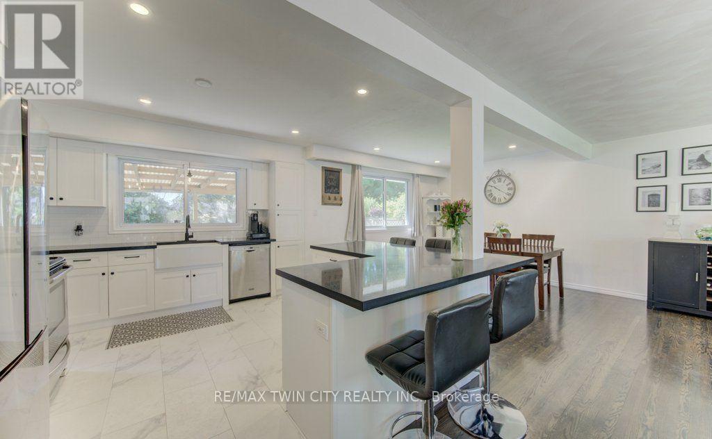 61 WINDSOR STREET - 18