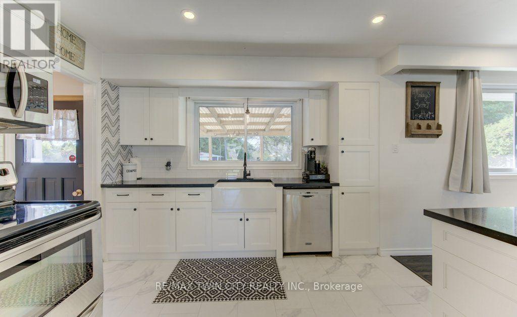 61 WINDSOR STREET - 19