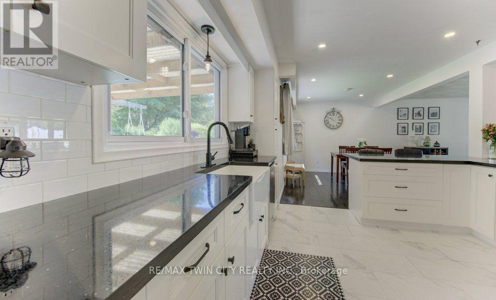 61 WINDSOR STREET - 21