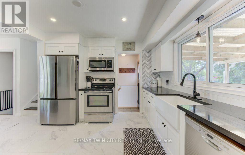 61 WINDSOR STREET - 22