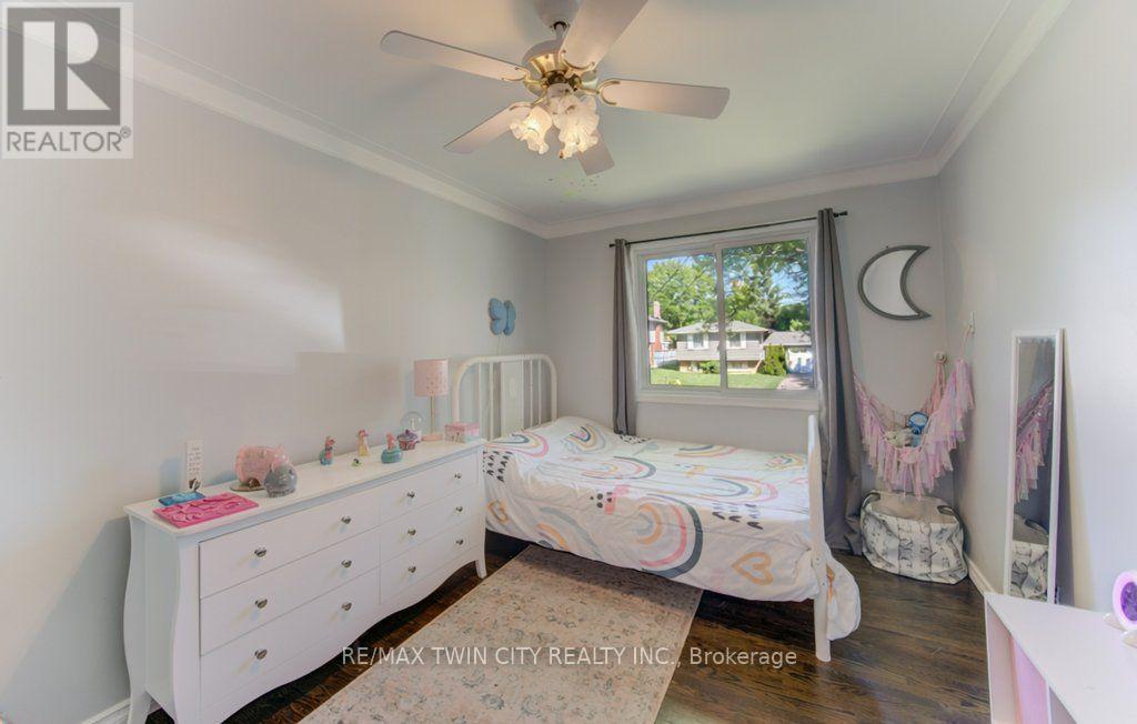 61 WINDSOR STREET - 23