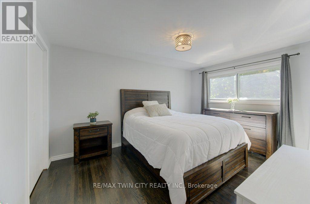 61 WINDSOR STREET - 25