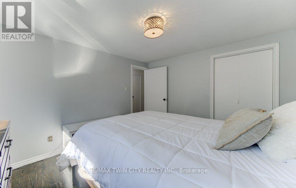 61 WINDSOR STREET - 26