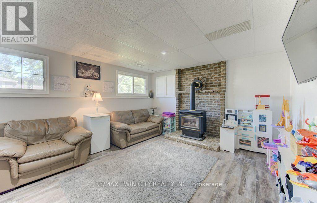 61 WINDSOR STREET - 30